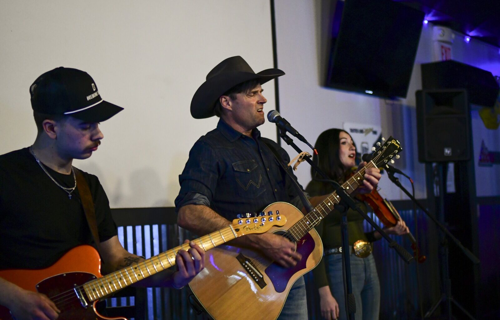 Lucky Goose Grill & Bar hosted first concert with Beni Paulson and Breaking Eight - The Dickinson Press