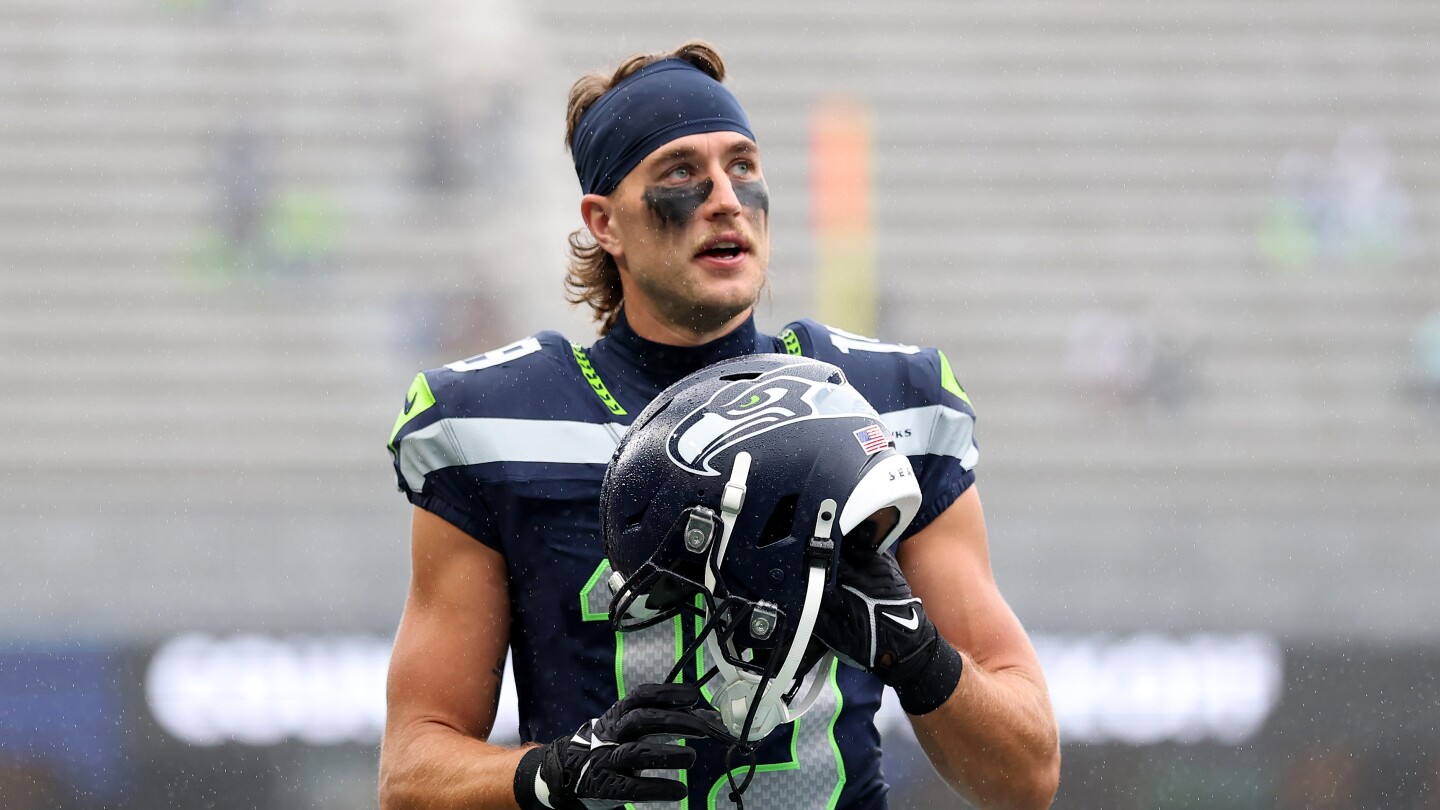 Seahawks match Jaguars' offer sheet for RFA Jake Bobo