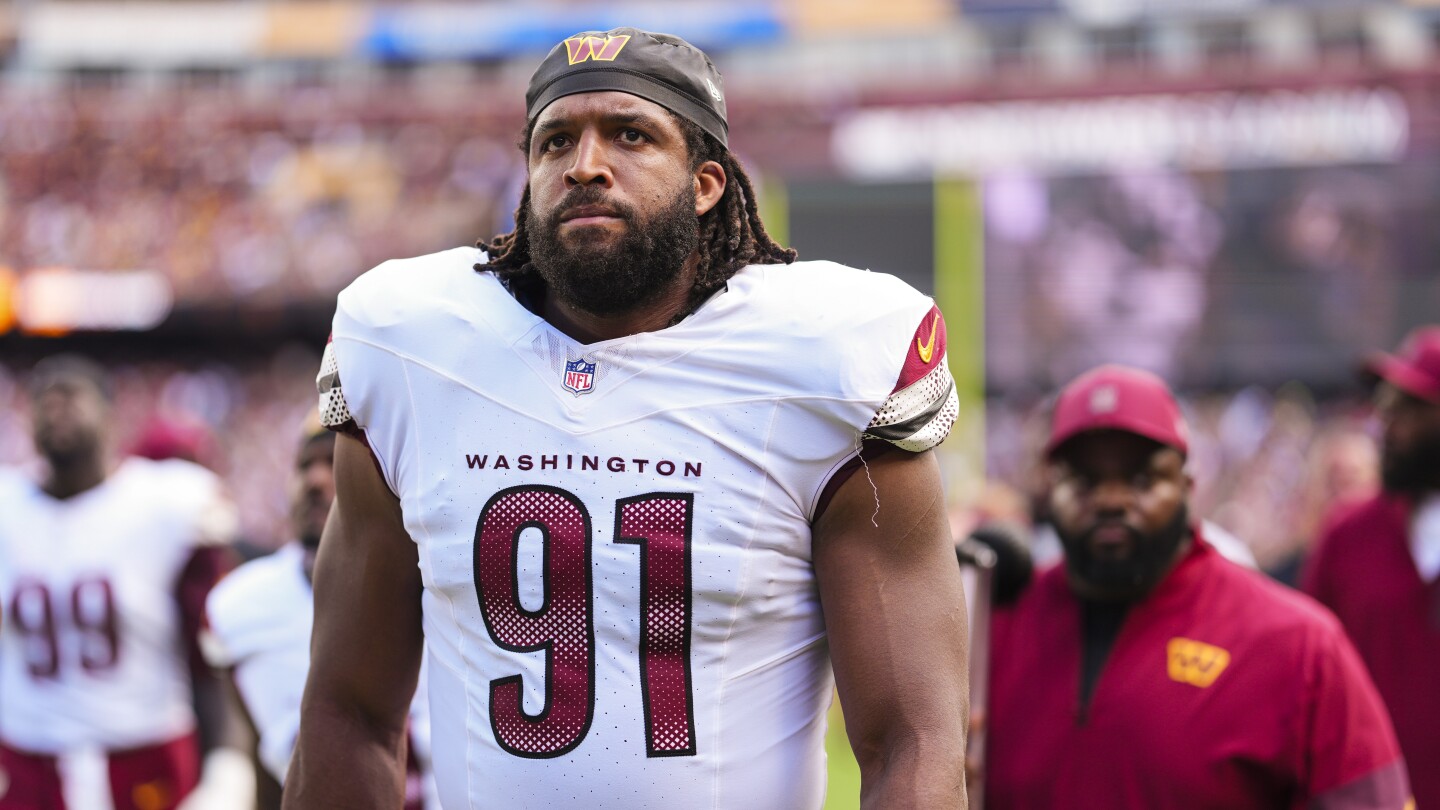 Commanders reach one-year agreements with DL Deatrich Wise, Shy Tuttle