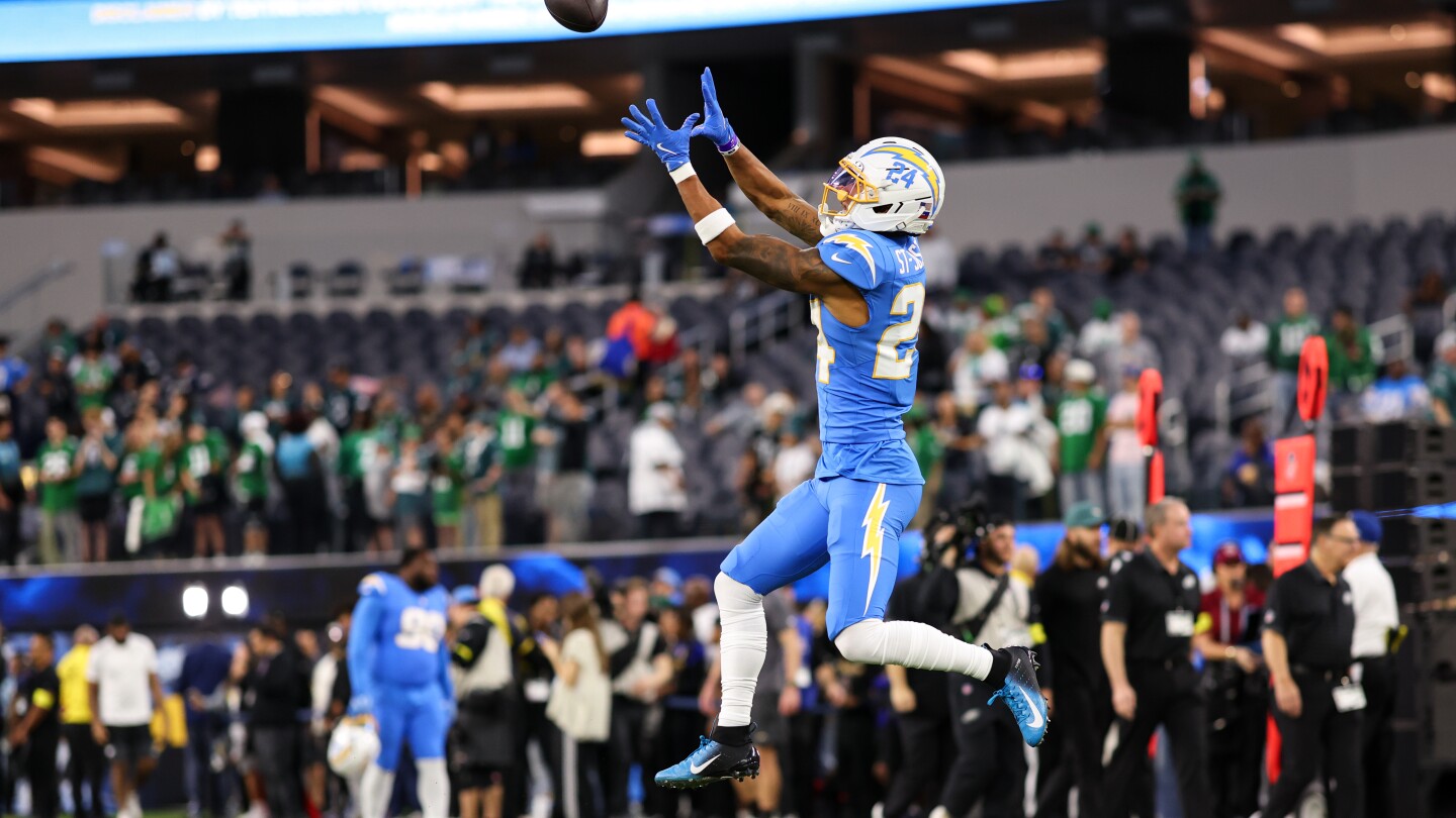 Packers agree to contract with former Chargers cornerback Benjamin St-Juste