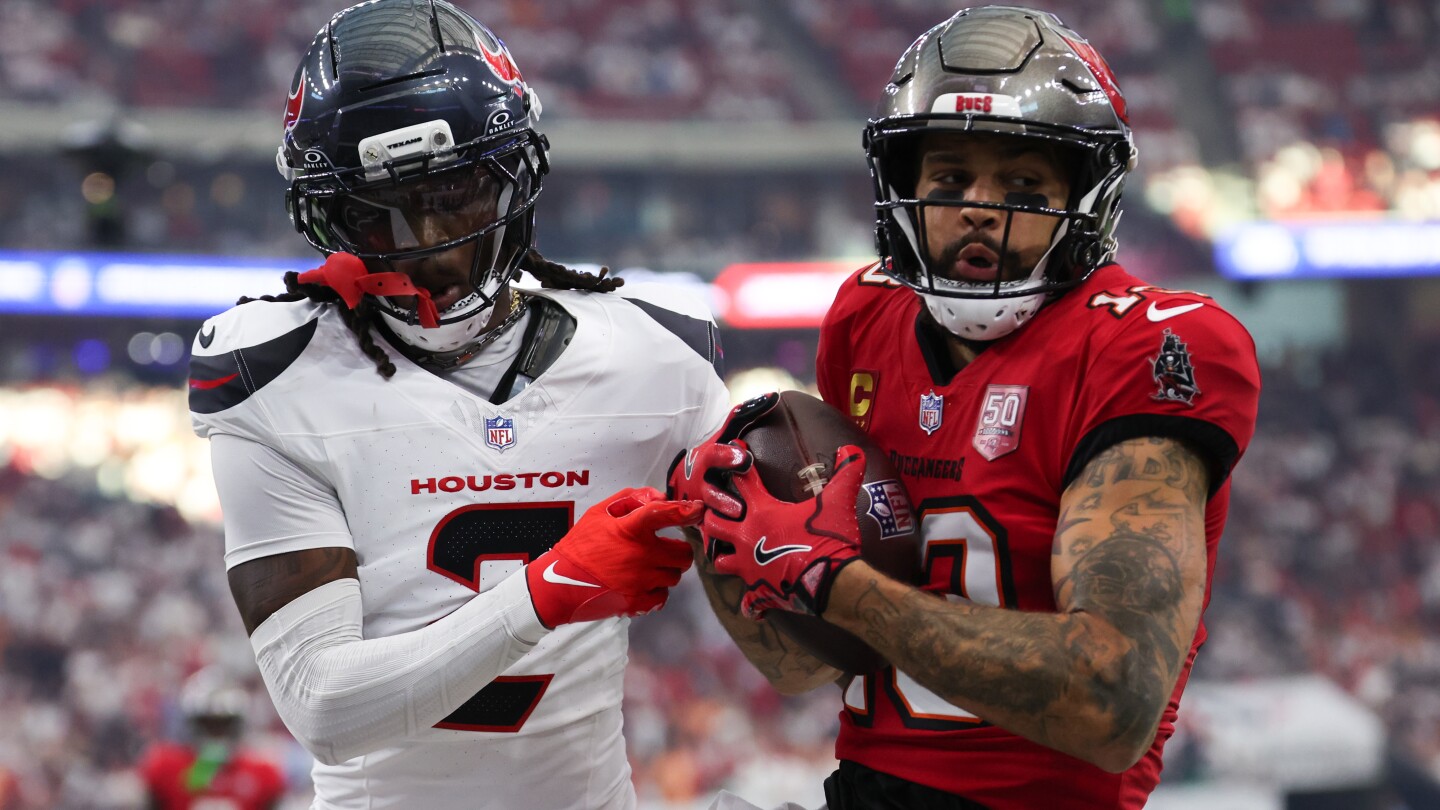 Inside the Mike Evans deal