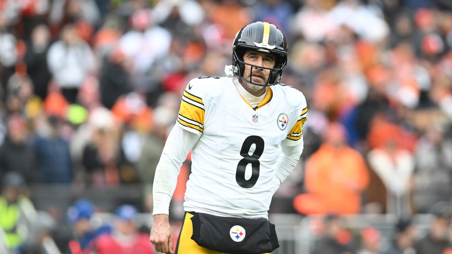 Michael Pittman Jr.: I haven't spoken to Aaron Rodgers, but think he wants to play