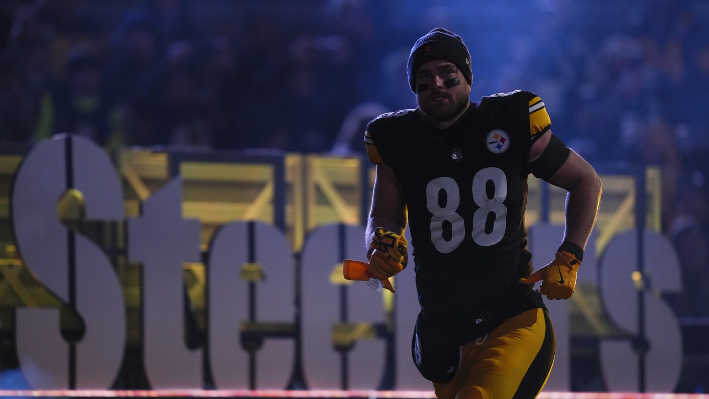 Report: Steelers are telling interested teams TE Pat Freiermuth isn't available in trade