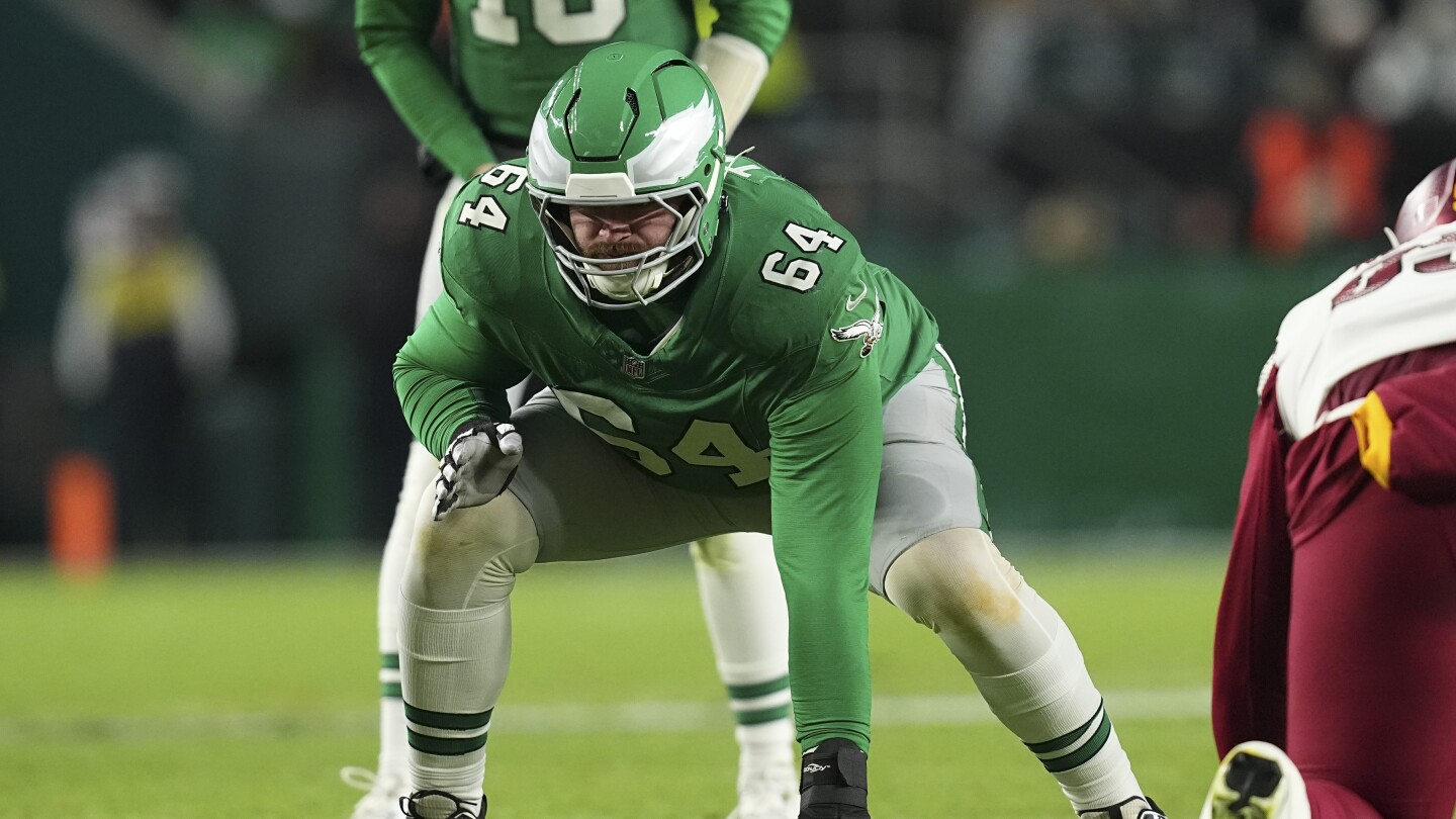 49ers agree to terms with former Eagles offensive lineman Brett Toth