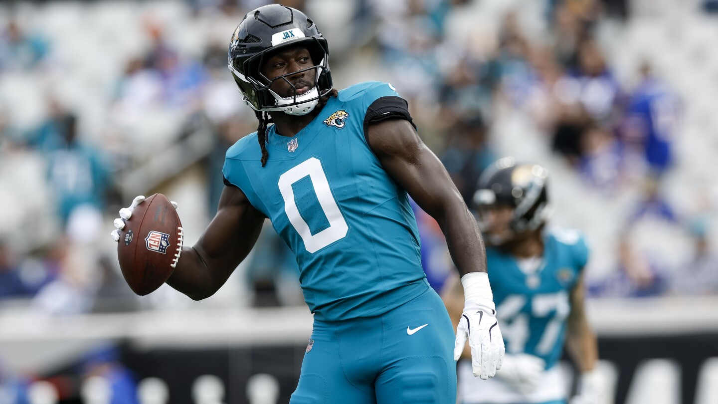 Panthers agree to terms with LB Devin Lloyd