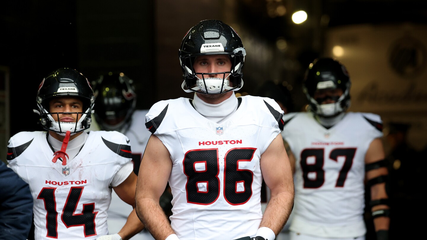 Texans agree to terms with Dalton Schultz on a one-year extension