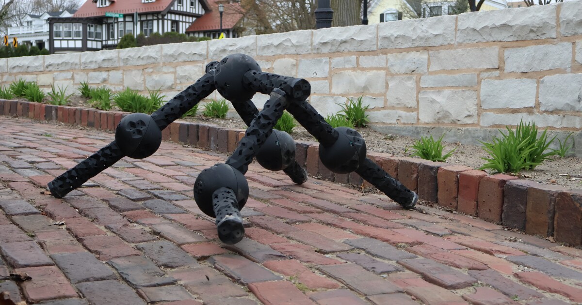 AI evolves indestructible, adaptable robots