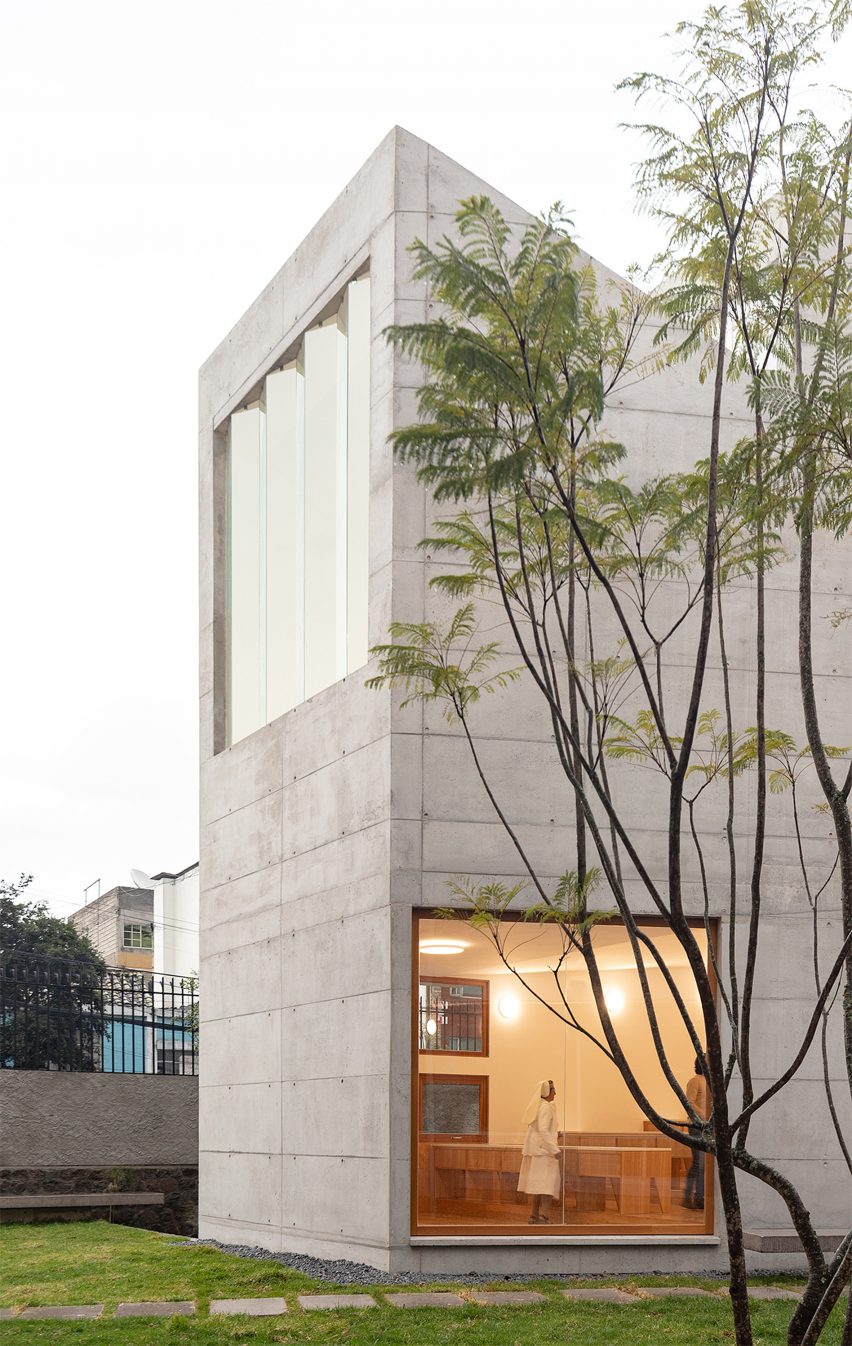 Visual Arts Building at the Cardinal Spellman Salesian Bilingual School by Studio Blur