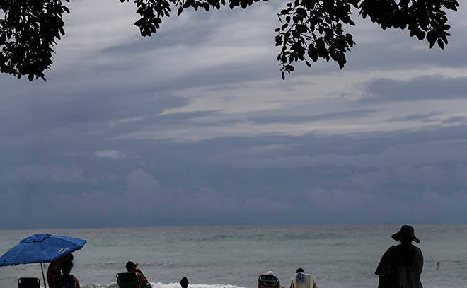 Flash flood warning extended for Maui; Flood advisory covers Oahu