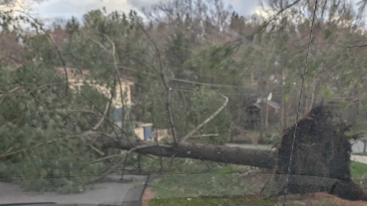 Many power outages amid high winds in Western Pennsylvania