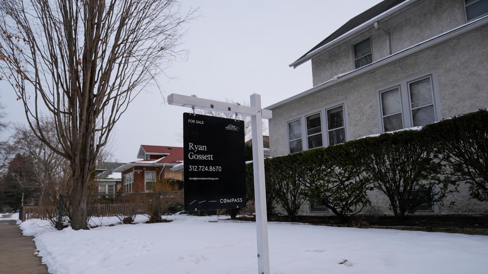 US homes sales bounced back in February as homebuyers seized on easing mortgage rates