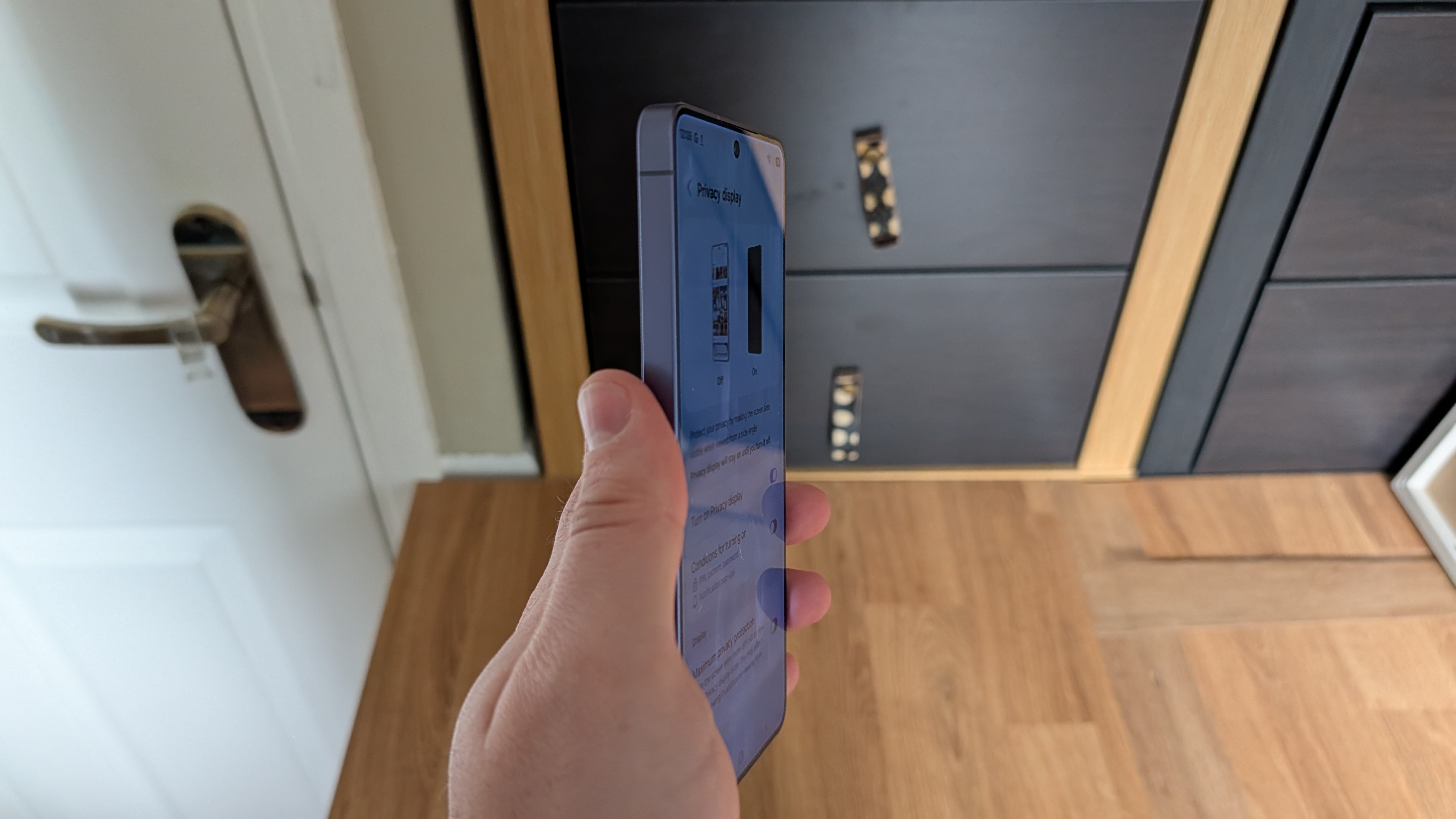 samsung galaxy s26 ultra privacy display with max brightness