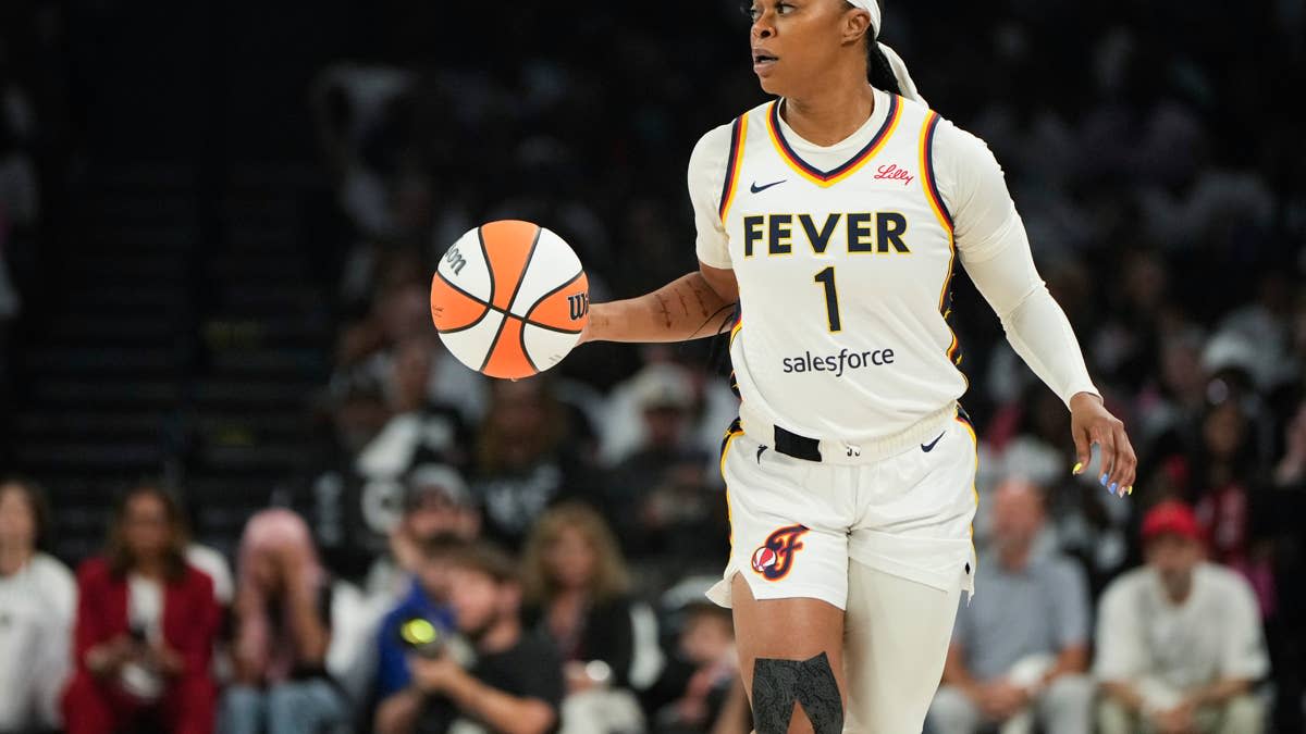 Former Indiana Fever guard Odyssey Sims orchestrates offense during gameLucas Peltier-Imagn Images