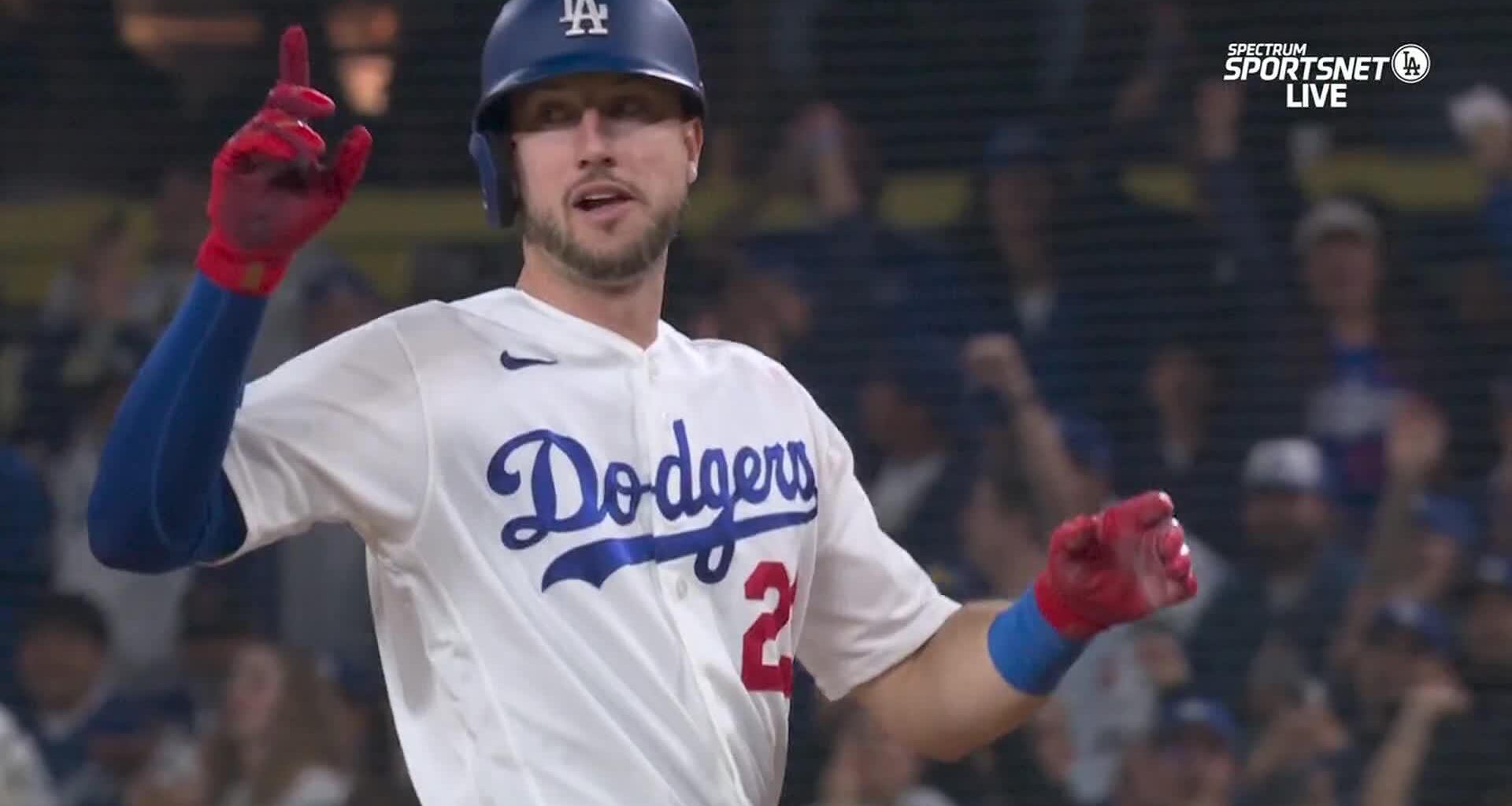 Dodgers hand Mets a seventh straight loss, 2-1, as Tucker delivers the go-ahead hit with 2 strikes