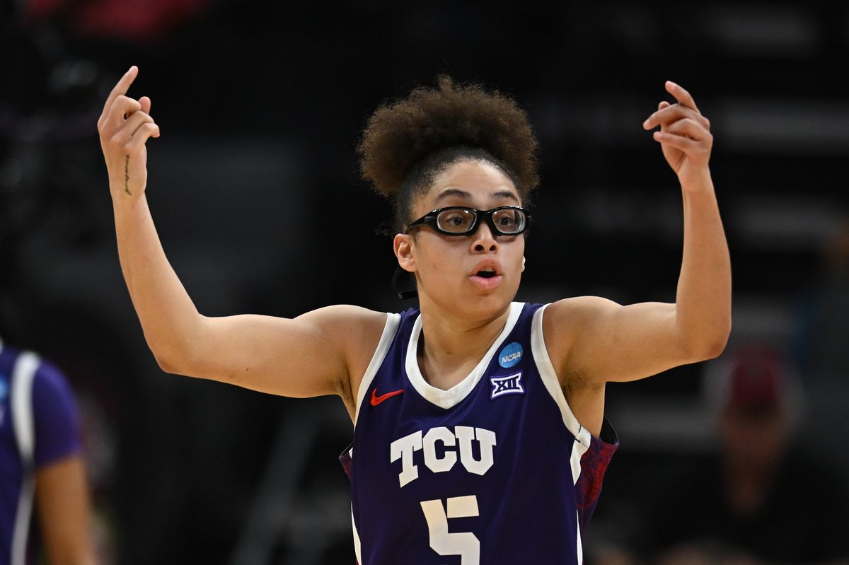 Olivia Miles is atop multiple WNBA mock drafts