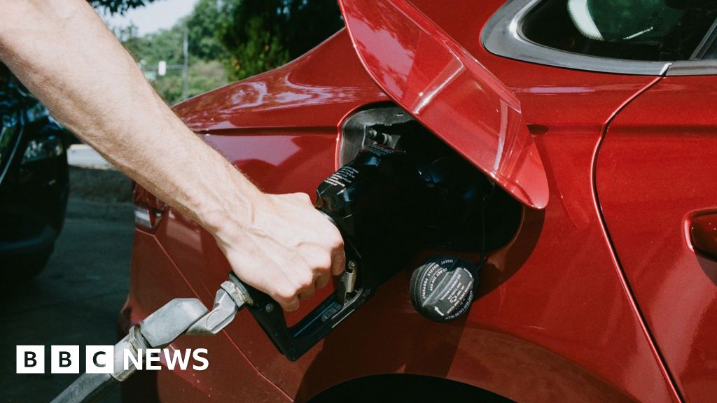 Fuel prices stop rising after 43 days of increases, RAC says - BBC