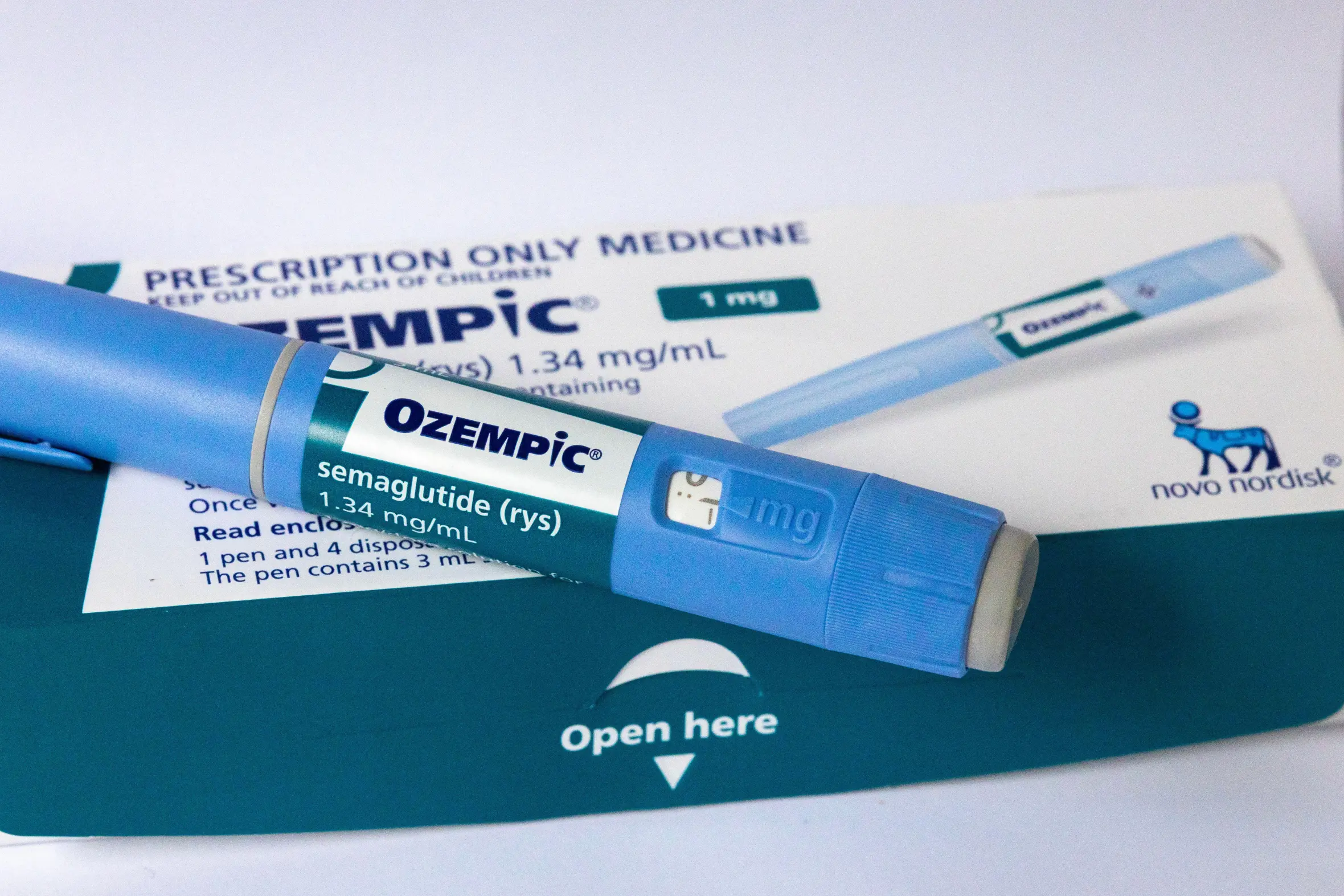 Ozempic pen and packaging for type 2 diabetes medicine.