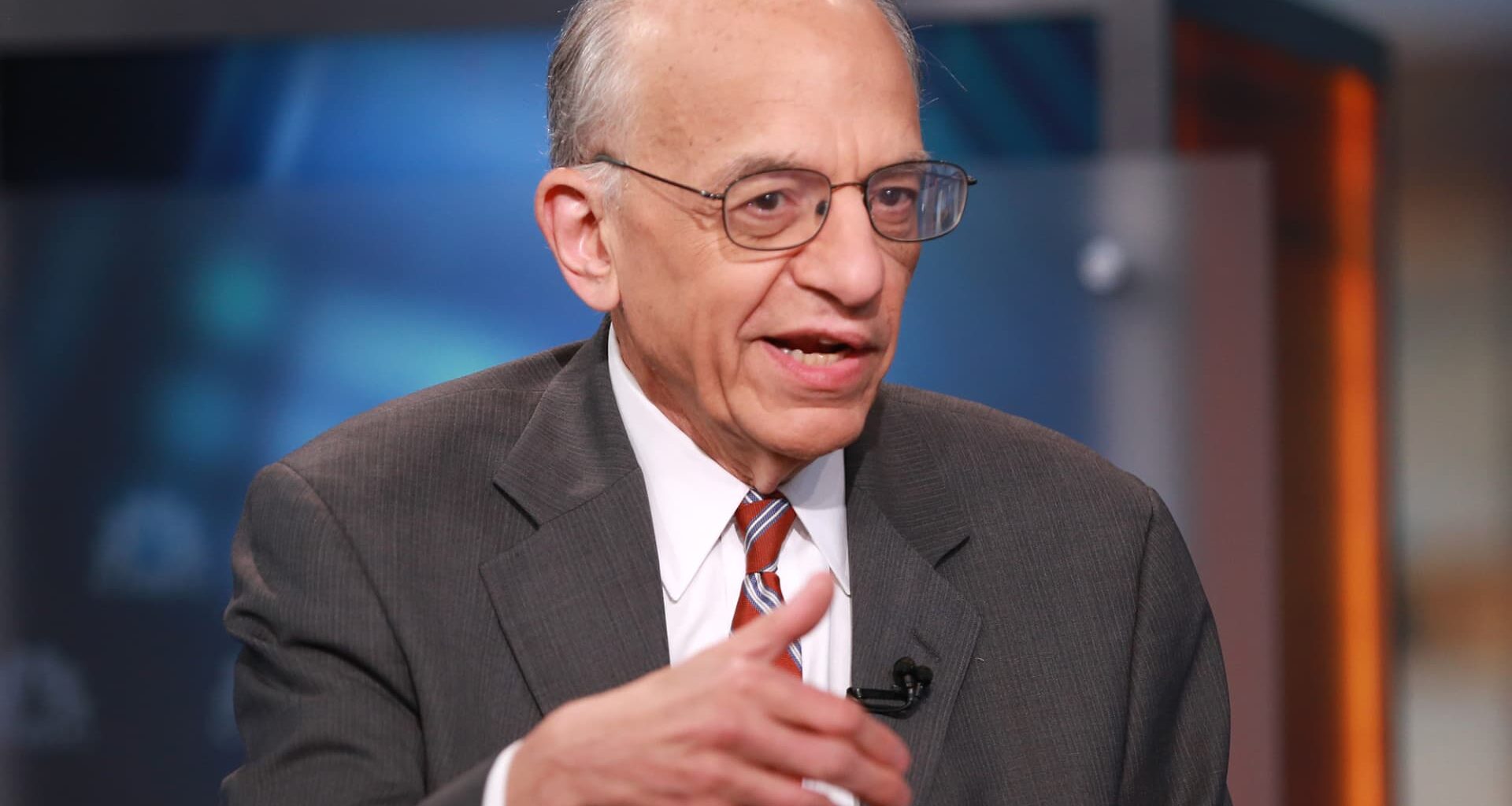 The economy can expand so long as gas doesn't go much above $4 a gallon, Jeremy Siegel says