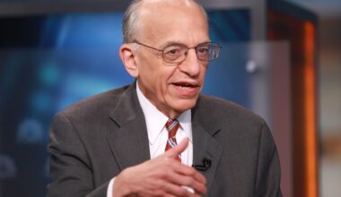 The economy can expand so long as gas doesn't go much above $4 a gallon, Jeremy Siegel says