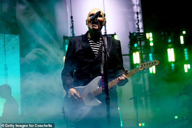 The New York native, whose real name is Shane Boose, then paid a tip of the hat to his genre's legacy by bringing on Smashing Pumpkins frontman Billy Corgan