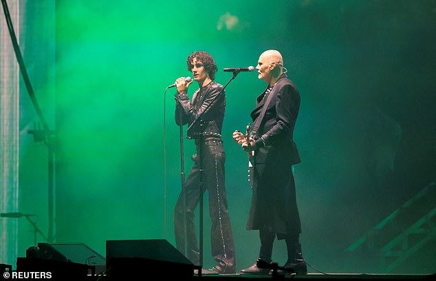 Together, in a touching passing of the torch, Corgan and Sombr performed the Smashing Pumpkins song 1979, originally released in 1995