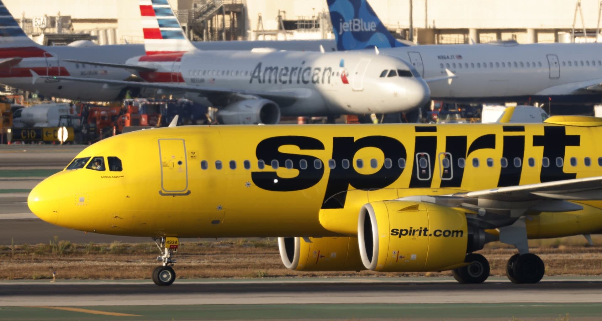 Clock ticks on Spirit Airlines as bondholders weigh Trump bailout