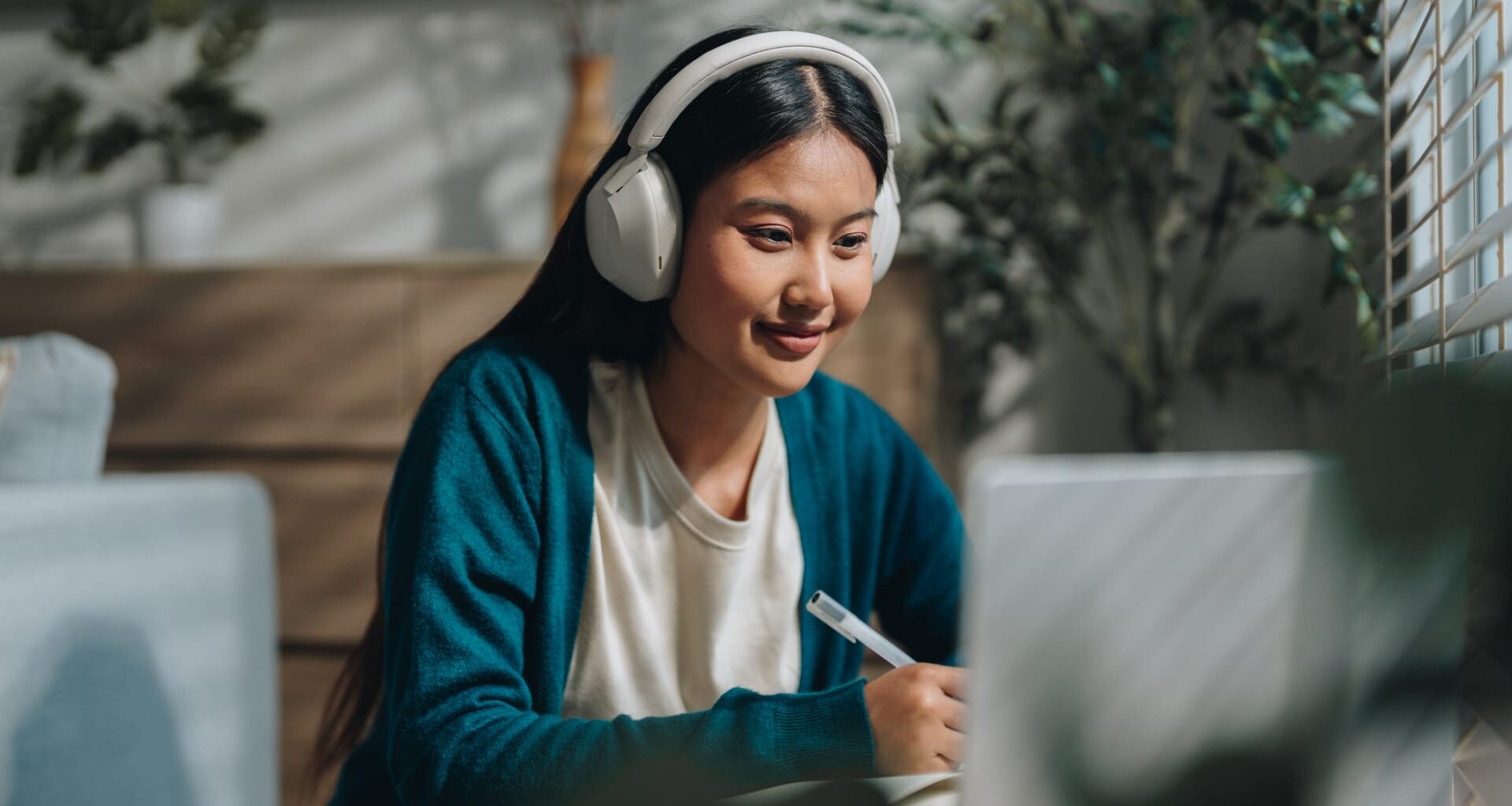 47% of college students have seriously considered changing majors due to AI: Survey