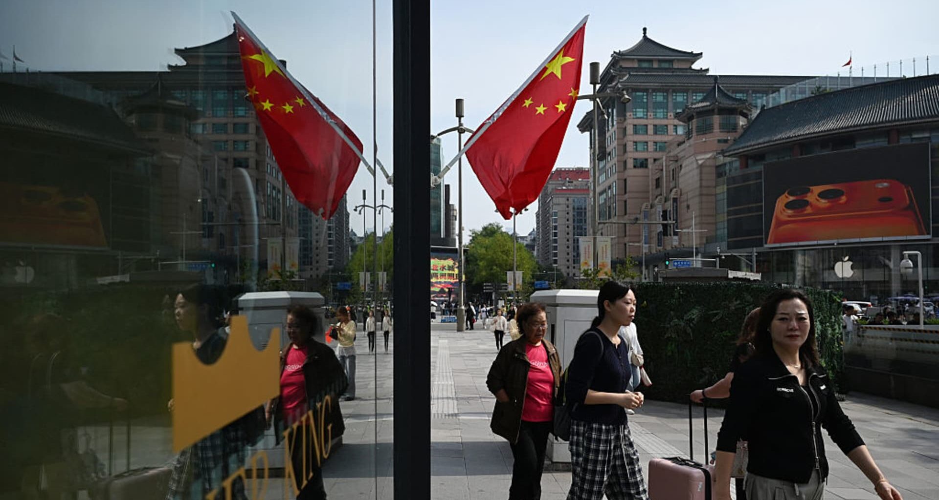 China economic growth accelerates to 5% in first quarter, beating expectations