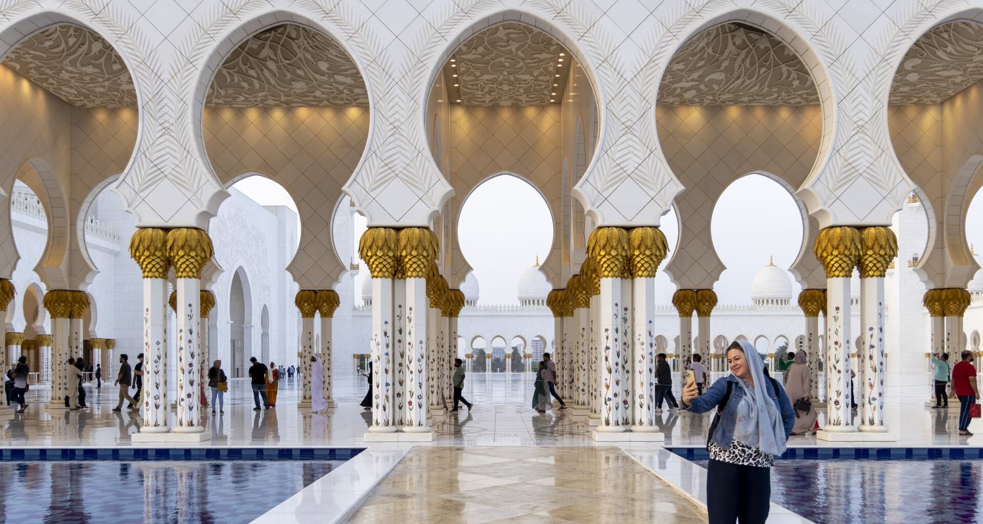 Damage done by war to Gulf economy is growing