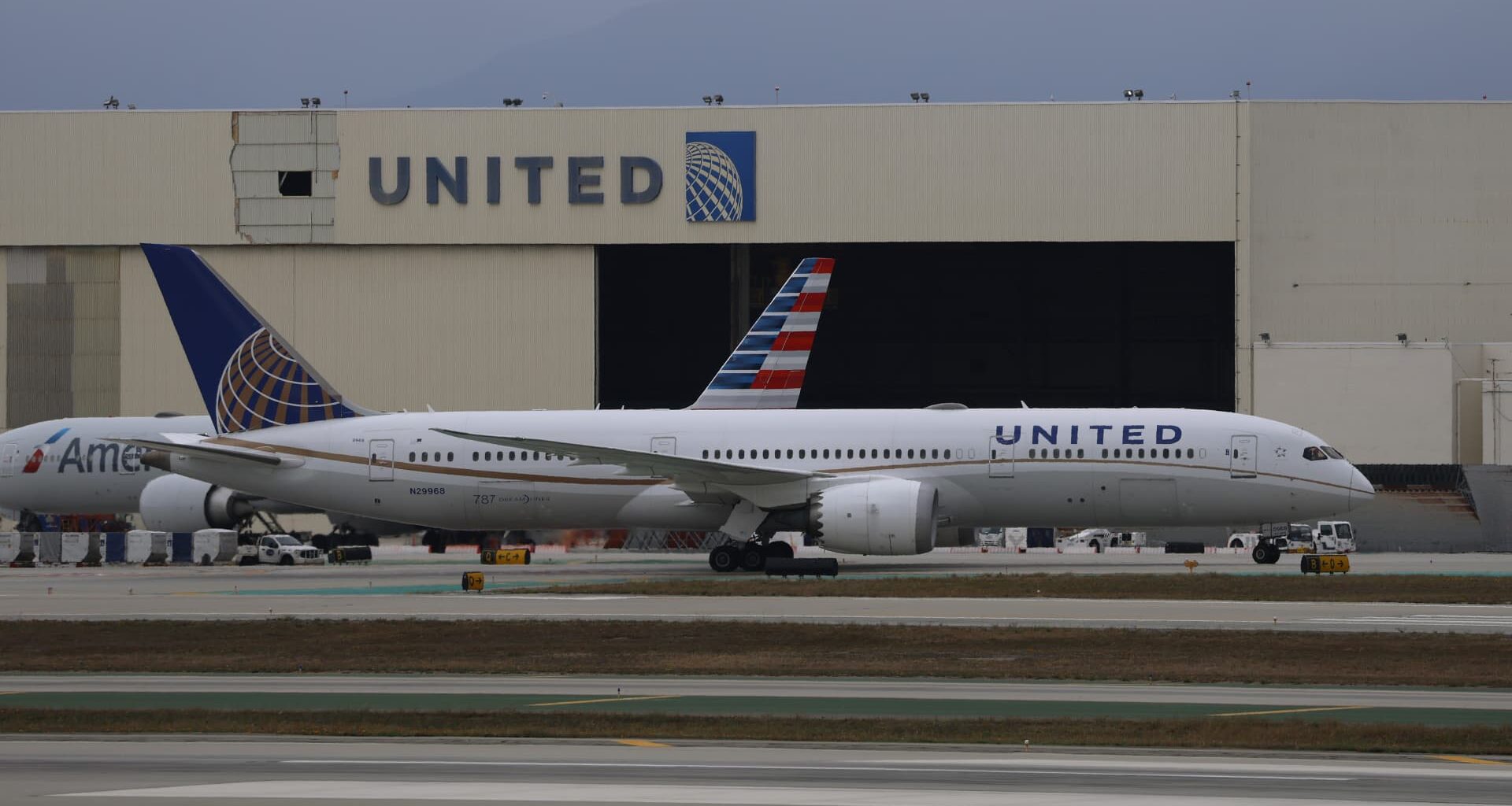 U.S. airlines are hiking fares — and travelers keep booking