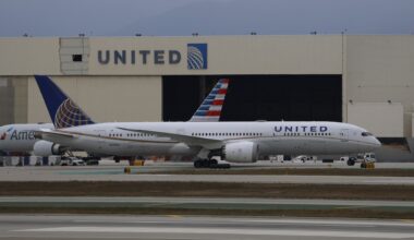 U.S. airlines are hiking fares — and travelers keep booking