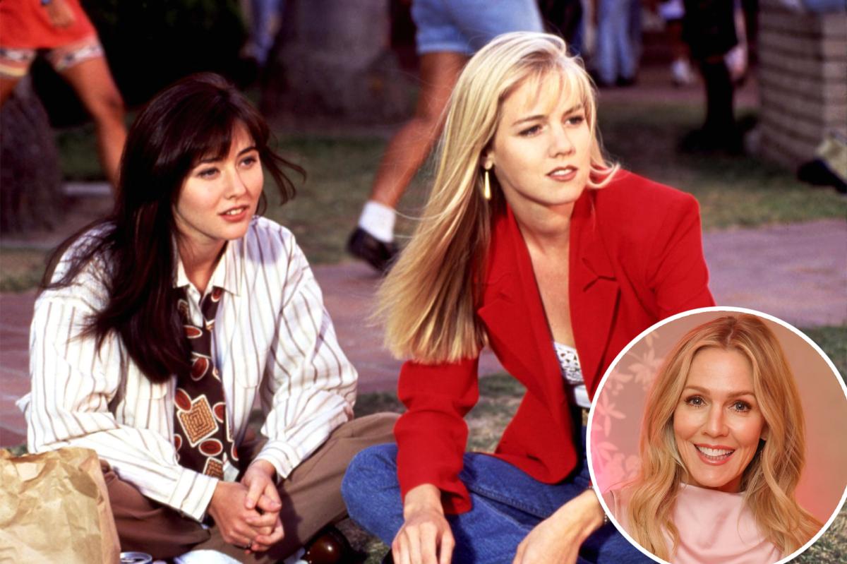 Jennie Garth lifts the lid on Shannen Doherty '90210' feud: 'Just fending for ourselves'