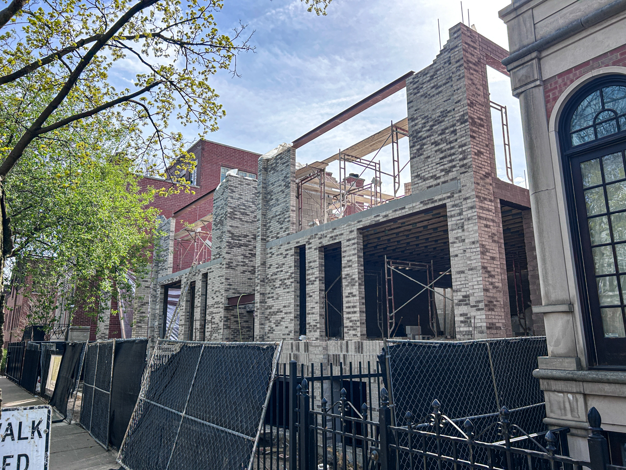 1658 North Burling Street construction