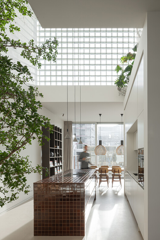 Light House / Studioninedots - Interior Photography, Glass, Chair
