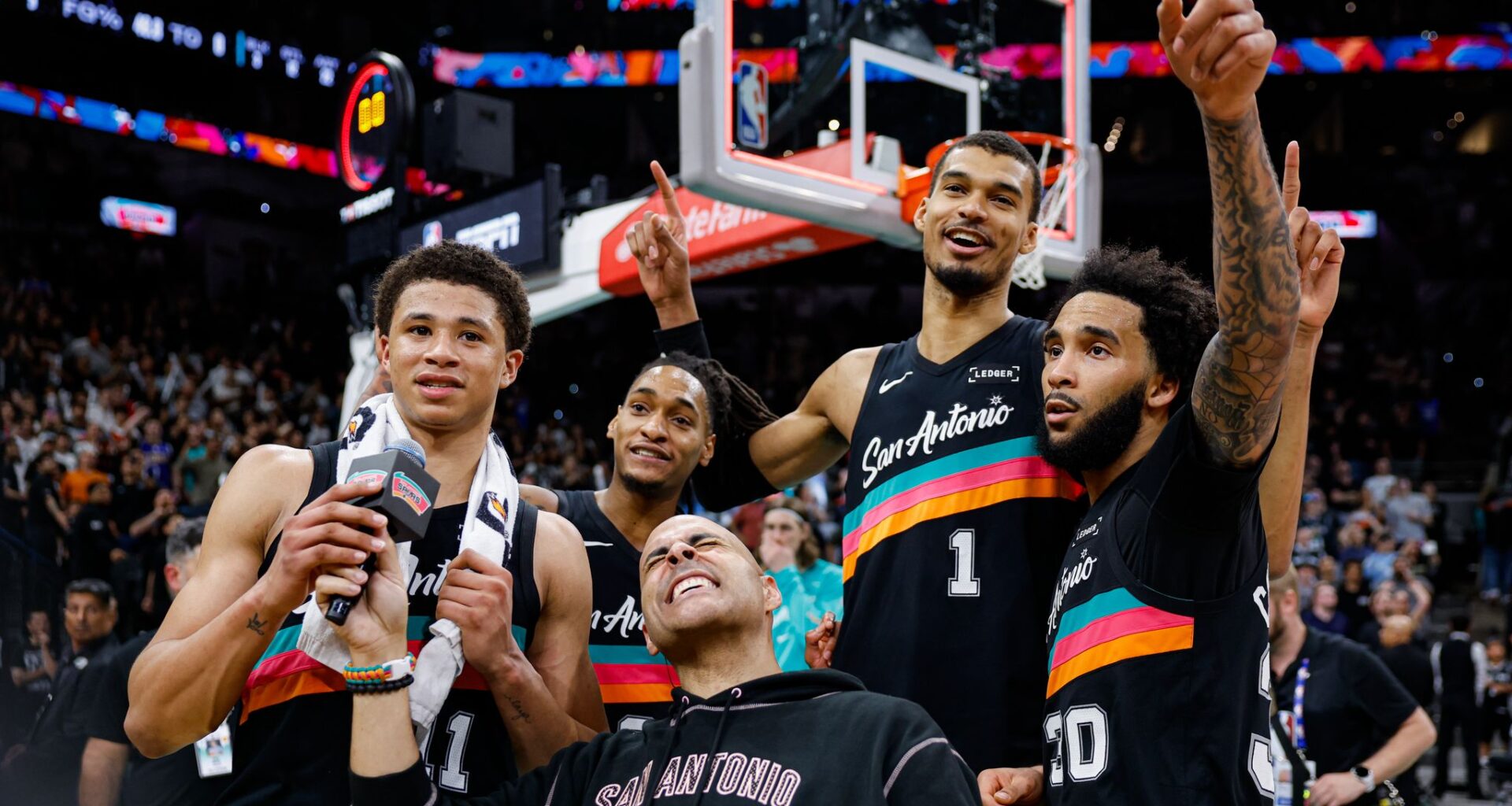 Live Q&A with Spurs beat writers as the NBA playoffs near