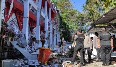 Magnitude 7.4 earthquake off Indonesia topples buildings, kills 1 person