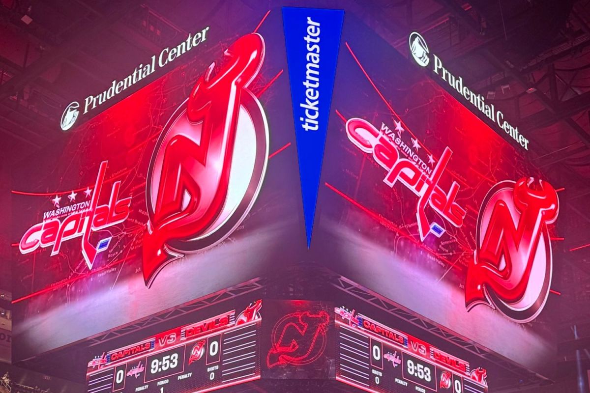 Brutal beatdown by a team behind them in the standings: Devils beat Capitals 7-3