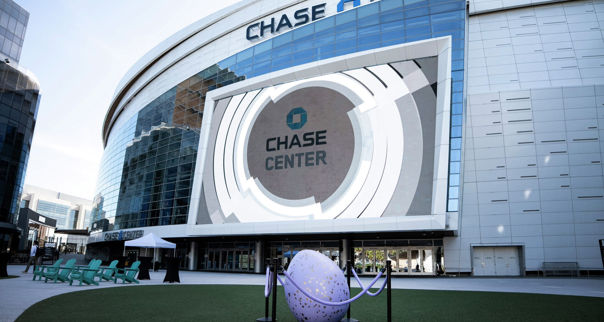 An egg in Valkyries colors appears at Chase. What could it portend?