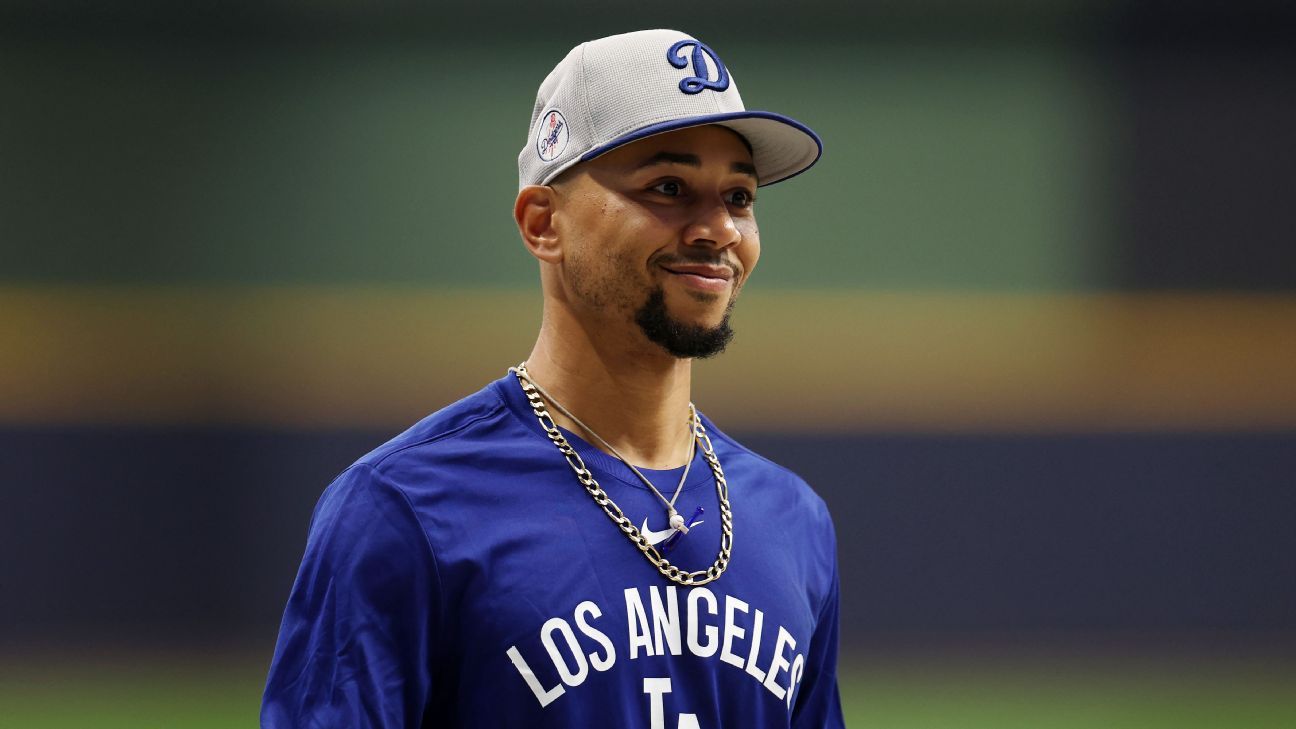 Dodgers' Mookie Betts exits in 1st inning with back pain