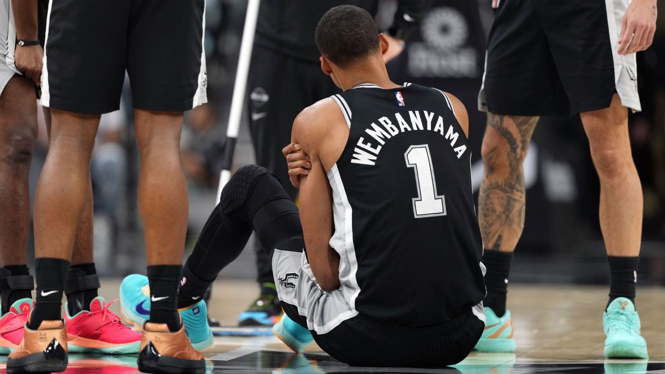 Wembanyama exits Spurs' win vs. 76ers with bruised rib
