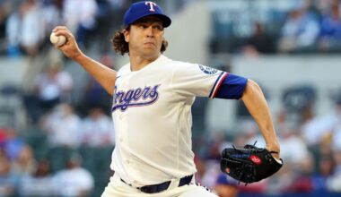 Jacob deGrom limited by 'tender' knee in Rangers' win vs. M's