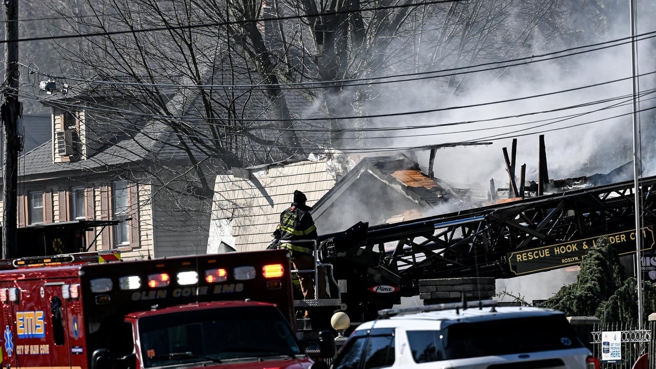 Firefighters battle blaze at Big Valley Nursery in Glen Head