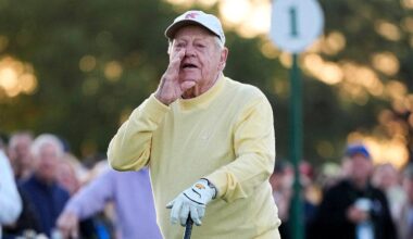 Jack Nicklaus nearly hits Masters patrons with errant ceremonial tee shot