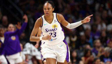 Sources: Azura Stevens reuniting with Sky on 3-year deal
