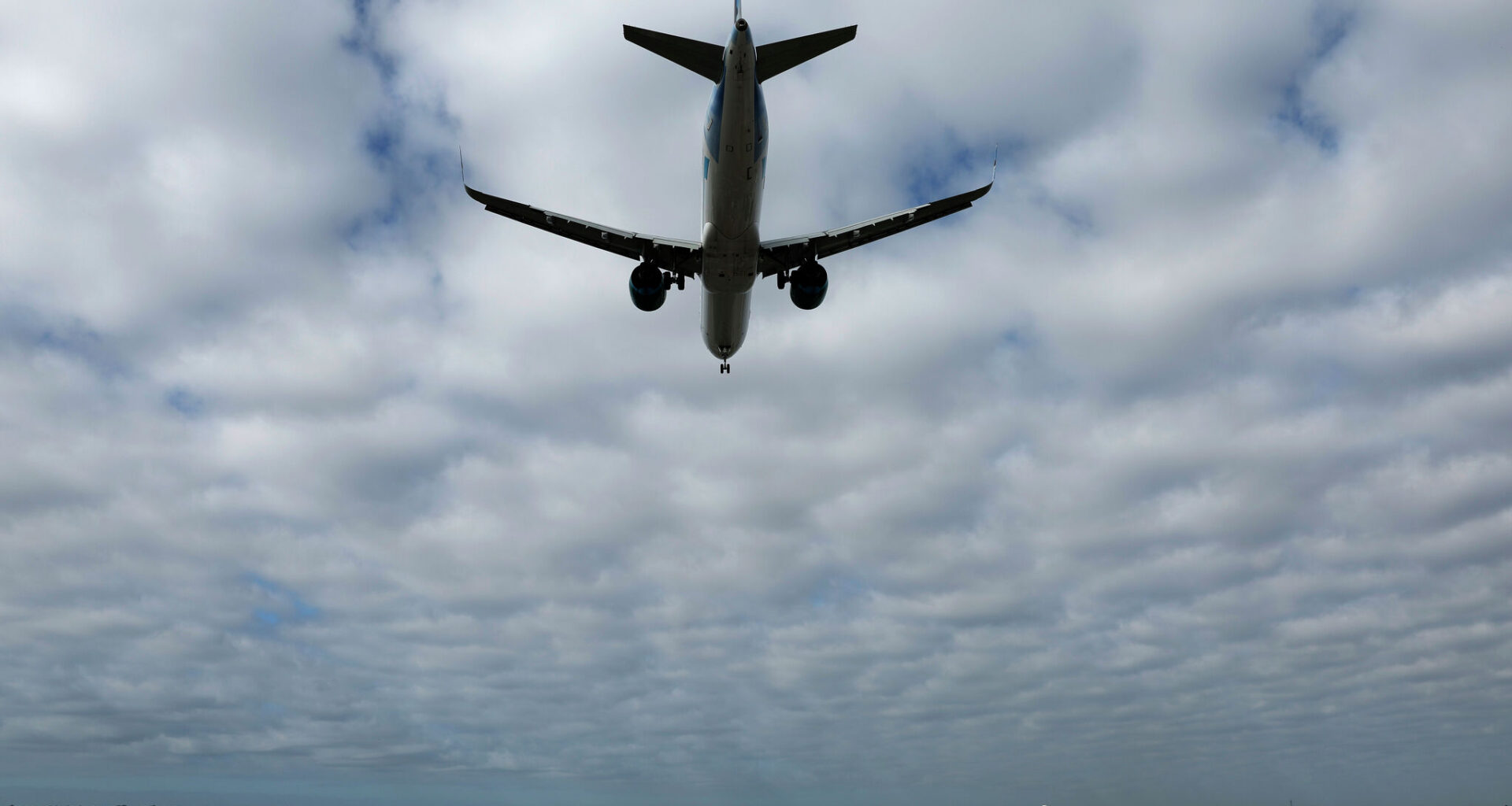 Airline to begin punishing travelers with bad seats for lacking status