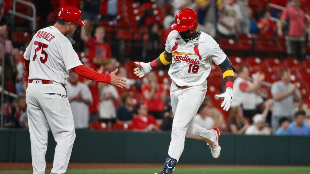 Walker continues hot start, joins Cards legends with 8th HR