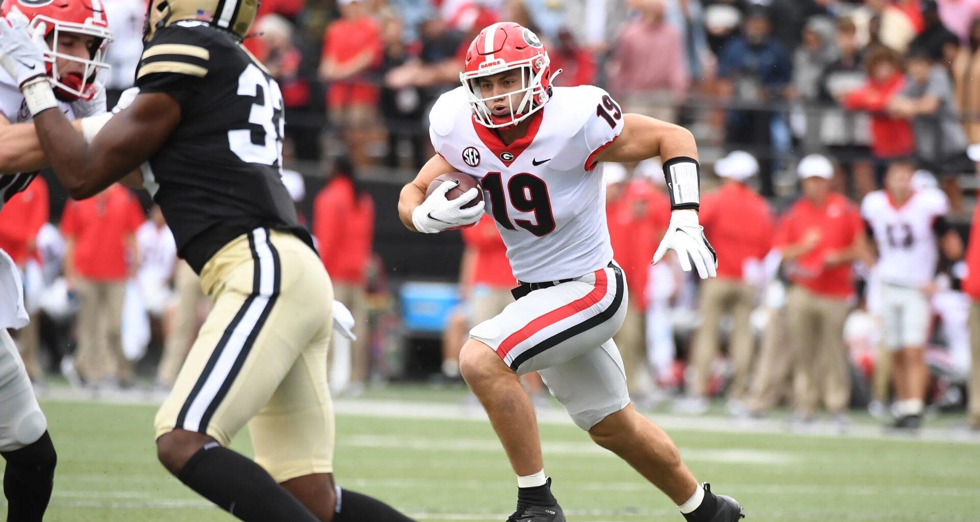 Nation's top tight end recruit announces commitment