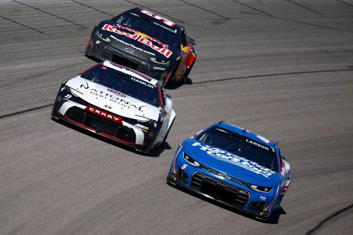 Kyle Larson, Hendrick Motorsports, Denny Hamlin, Joe Gibbs Racing