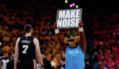 Famous fans, super fans watch Spurs take Game 1 over Portland