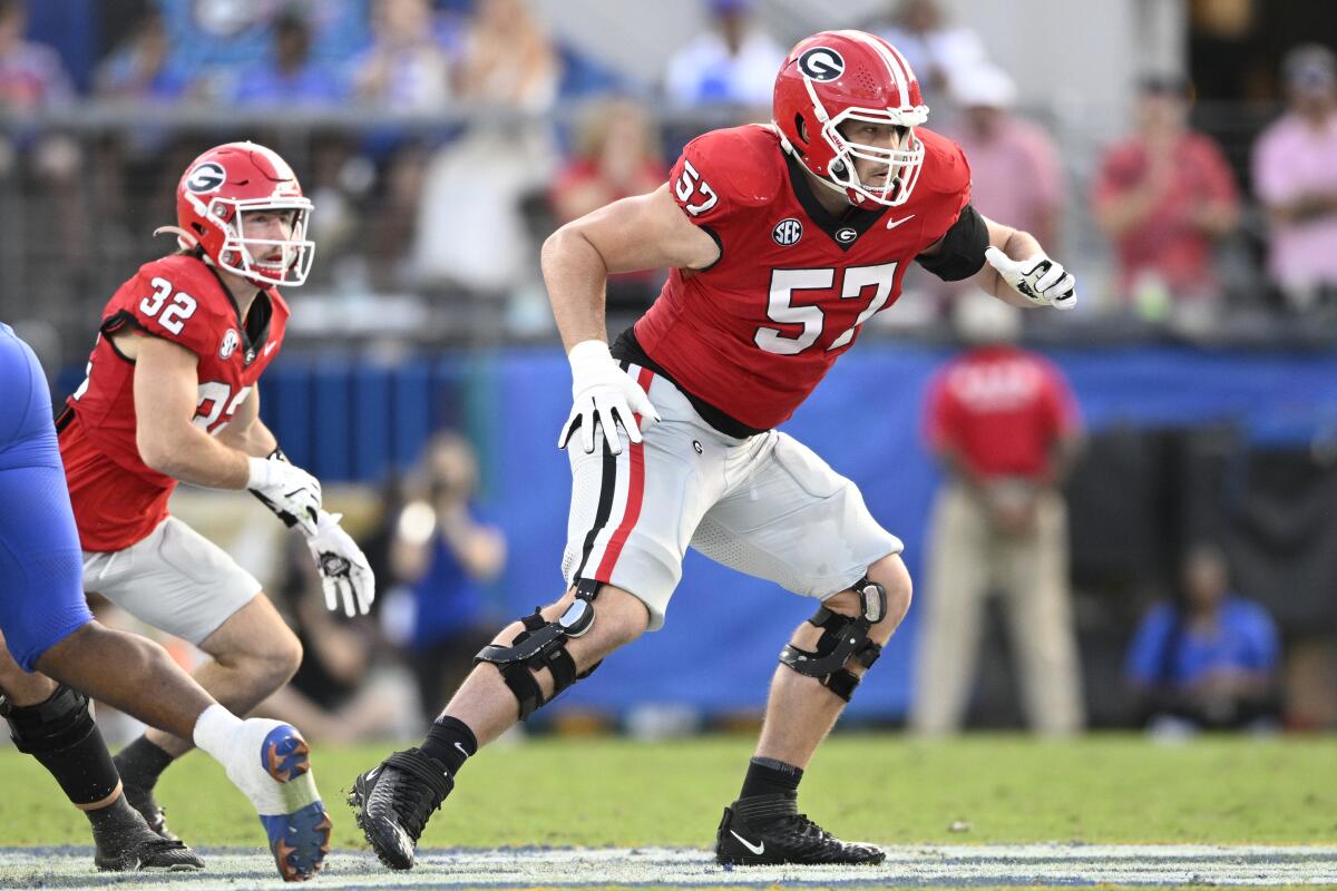 Georgia offensive lineman Monroe Freeling blocks against Florida on Nov. 2, 2024.